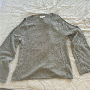 GAP Heather Gray Knit Light Sweater